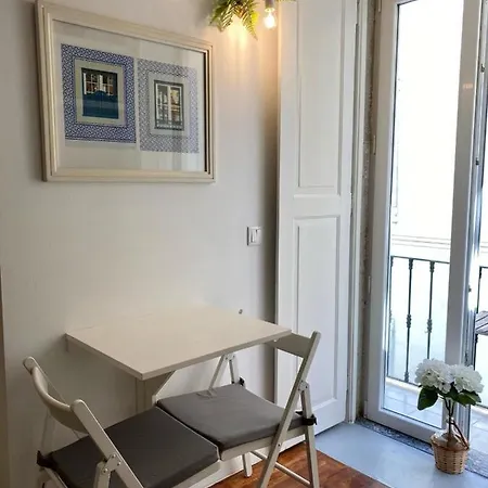 Modern Studio In The Historic Center Of Bica Lisboa